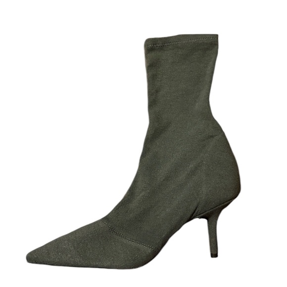 Yeezy Canvas Sock Boots stiletto heel and a pointed toe dark gray Size 38 size 8 - Picture 3 of 4